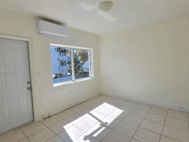 7629 Dickens Ave #7 — Photo 16