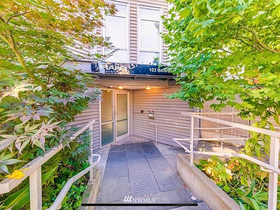4th image of 103 Bellevue Ave E APT 201