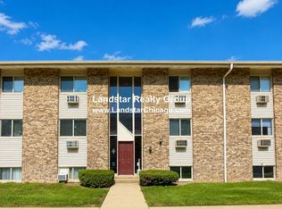872 N Milwaukee Ave APT B1, Libertyville, IL 60048