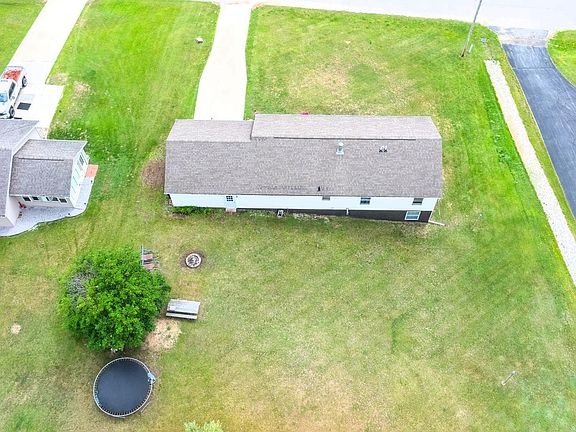5th image of 630 Lennon Ln