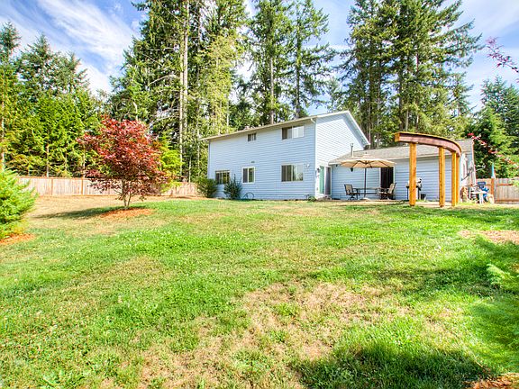 Huge back yard with patio 