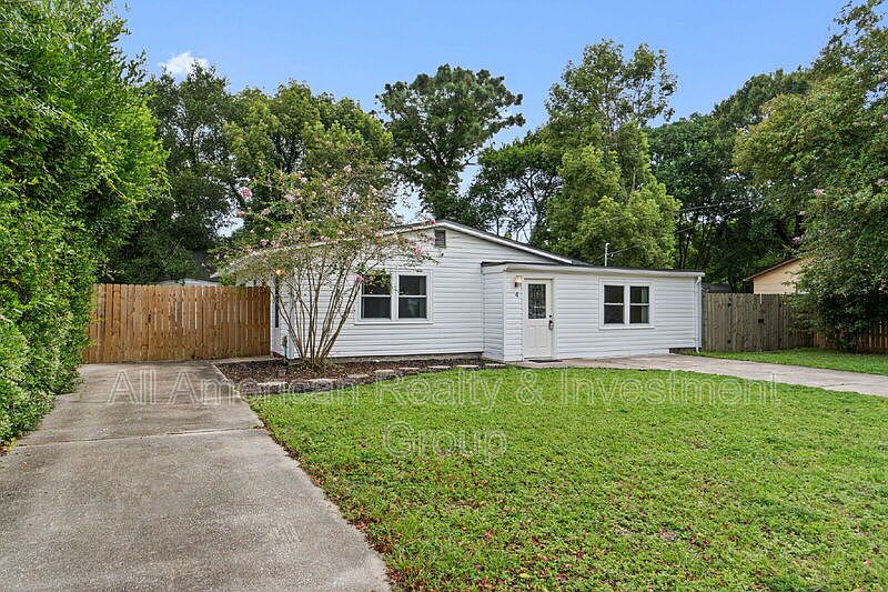 1st image of 4 Highland Dr NW