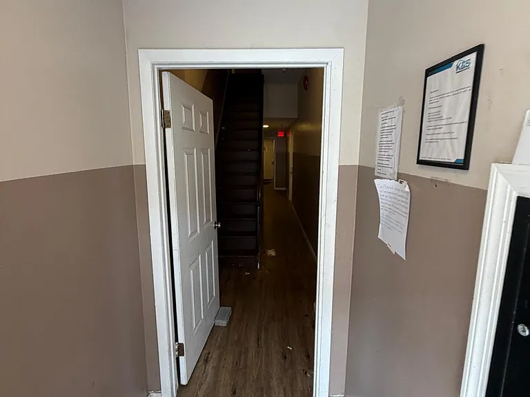 220 3rd St #3 — Photo 8