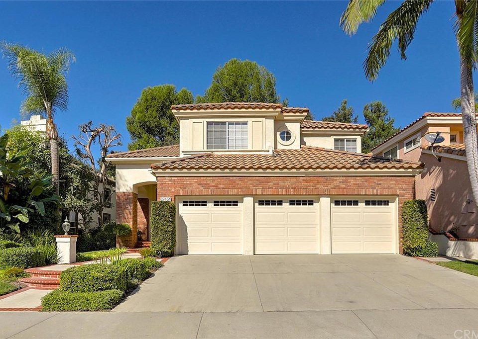 1st image of 27451 Glenwood Dr