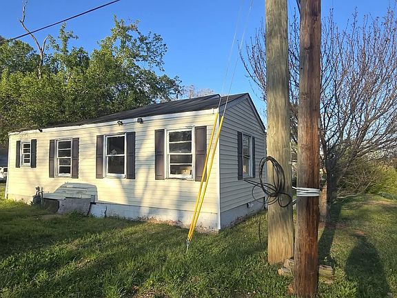 3rd image of 2380 Country Club Rd