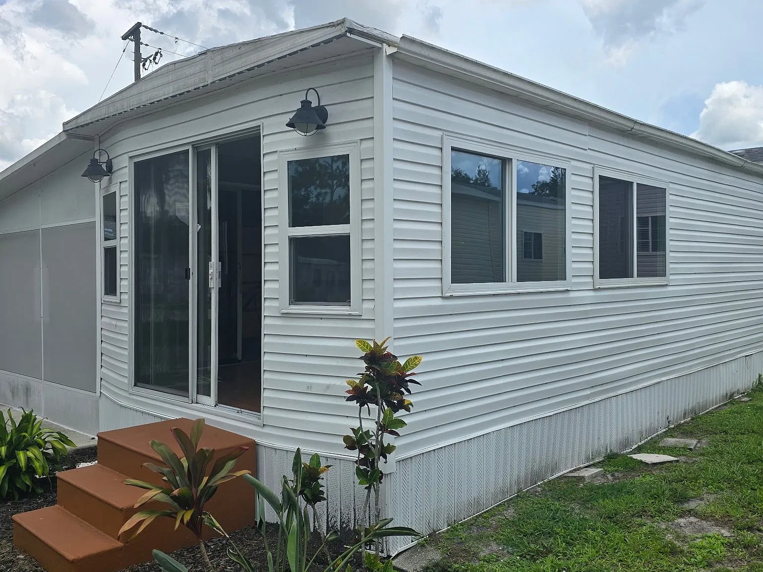 1-Bedroom Mobile Home For Sale Davie, Fl — Photo 1