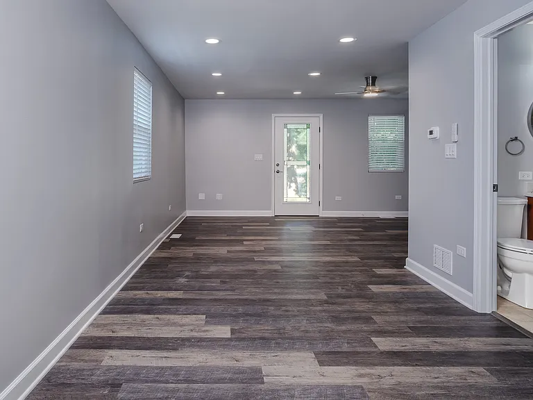 77 S Maple Ave — Photo 10