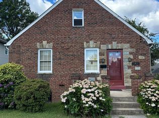742 N George Mason Dr, Arlington, VA 22203