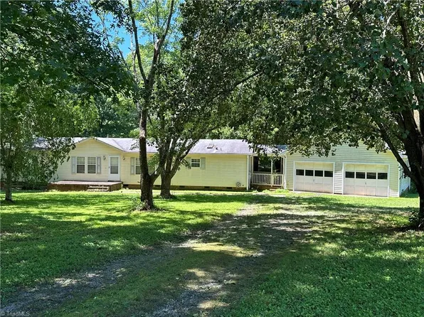 366 Dovefield Dr, Summerfield, NC 27358