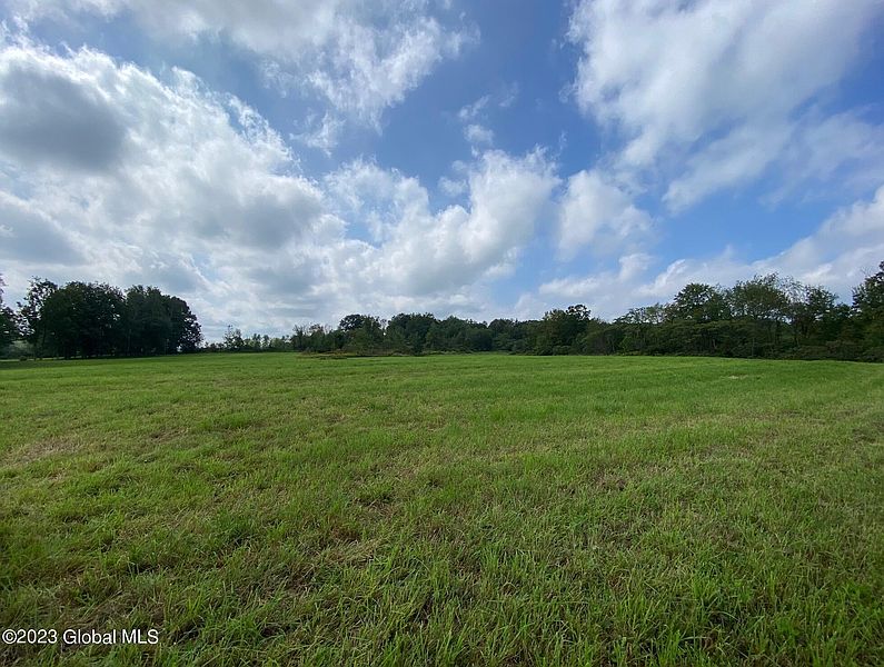 5th image of 555 Peters Road