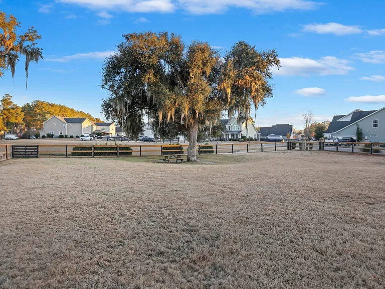 622A Pendleton Dr — Photo 41