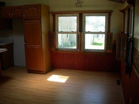 2nd image of 305 E Main St