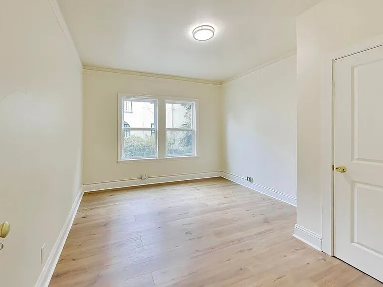 1534 Arch St #3 — Photo 5
