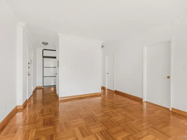 3725 Henry Hudson Parkway West image 15 of 27