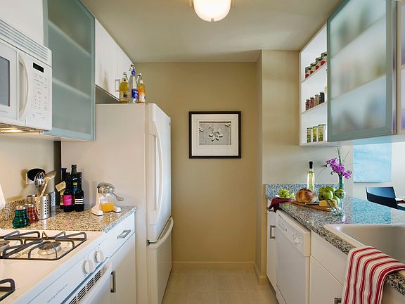 5th image of 500 W 56th St Ph 9