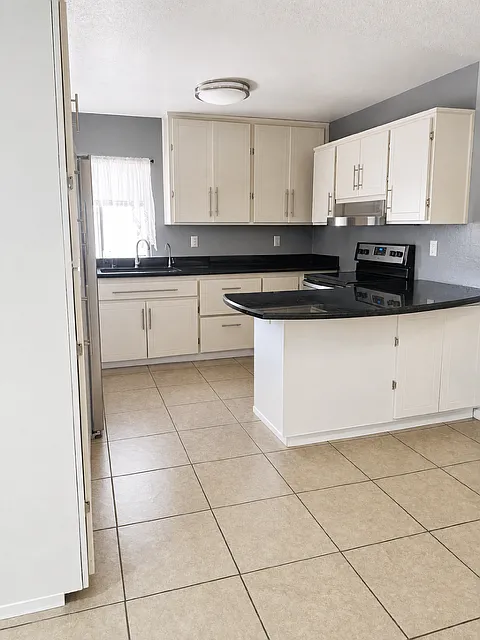 4 bed, 1550 sqft, $3,800 — Photo 3