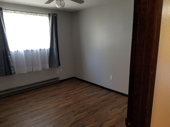 Middle Bedroom