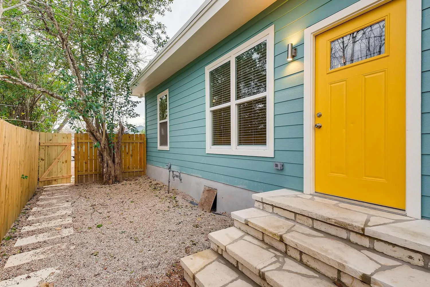 2 bed, 756 sqft, $1,799 — Photo 4