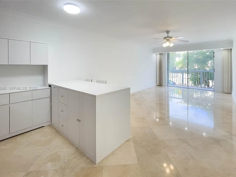 1670 Bay Rd #2D — Photo 2
