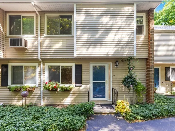 34 Glen Devin St #34, Amesbury, MA 01913