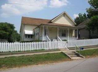 6 N Water St, Harrisburg, IL 62946