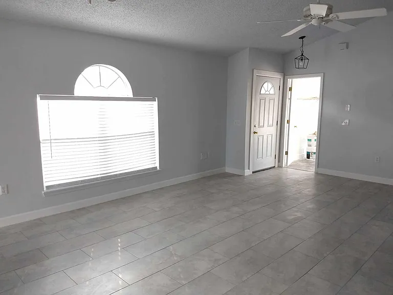 605 Caladesi Trl — Photo 2