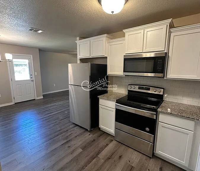 2403 Duntov Dr #B — Photo 8