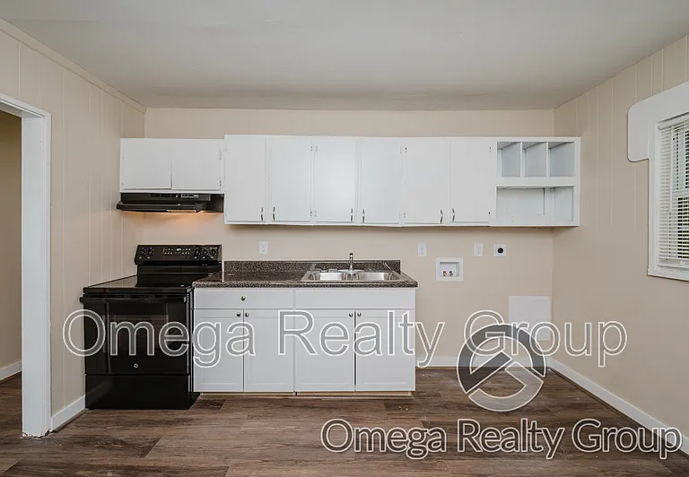 14 E Clay St — Photo 16