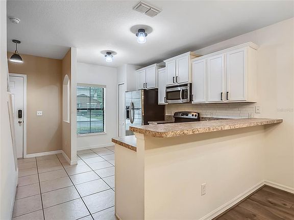 4th image of 5241 Windsor Lake Cir