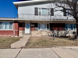 7028 W Greenleaf St, Niles, IL 60714