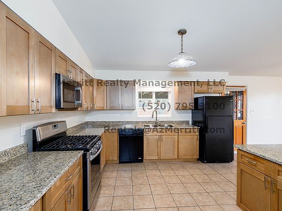 5th image of 2032 E Blacklidge Dr