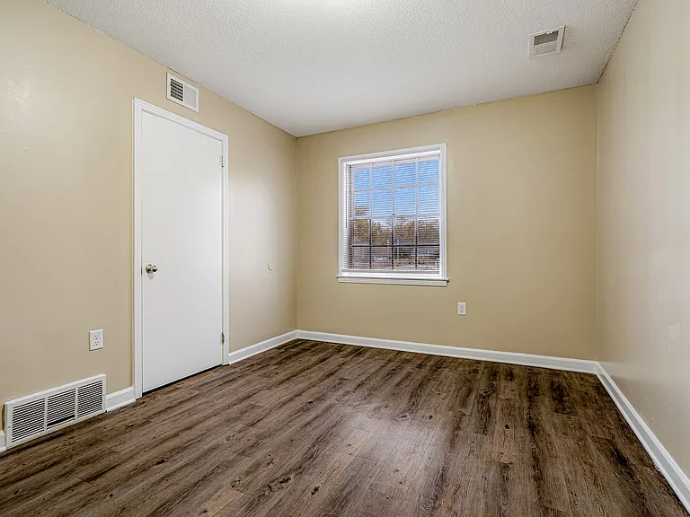 Sherwood Flats — Photo 25