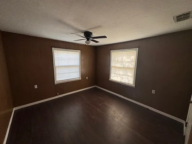 1321 W Frey St — Photo 6