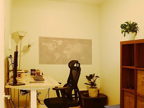 3rd image of 33 W Ontario St APT 31E