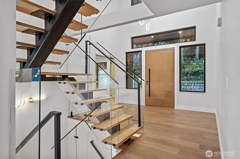 4th image of 7905 240th Street SW