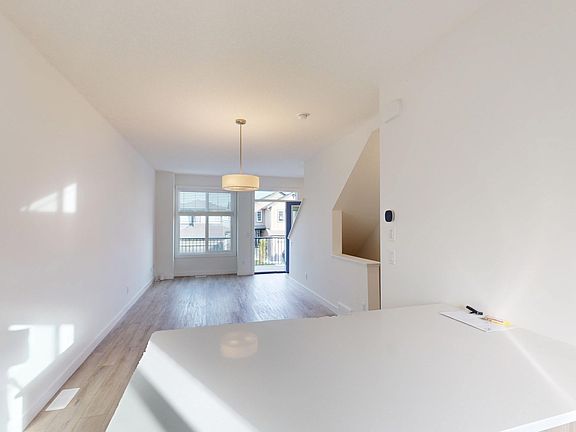 4th image of 338 Seton Cir SE