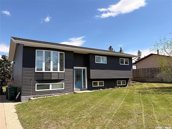 2nd image of 405 3rd AVENUE W