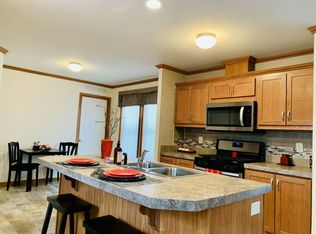 129 Beach Dr, Rockford, MN 55373