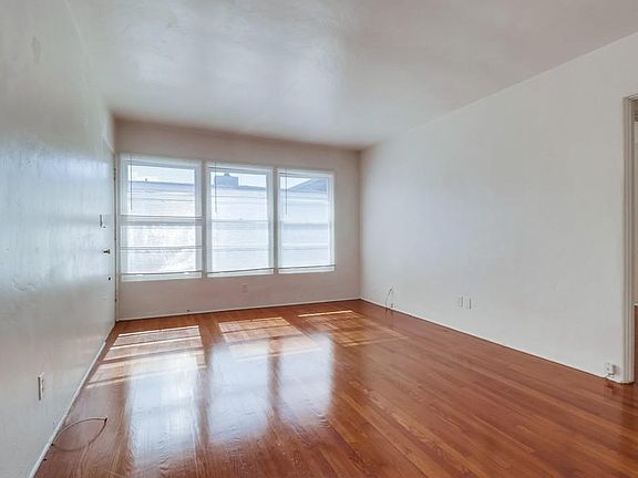 2nd image of 4392 Louisiana St