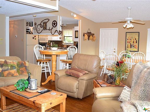 3rd image of 115 Hideaway Ln