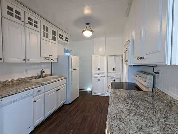 3rd image of 3105 3rd Ave S