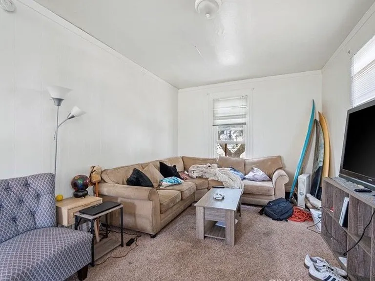 1143 Walnut St #1 — Photo 3