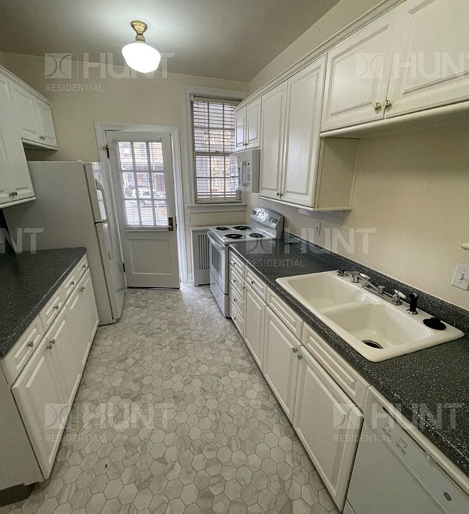 2nd image of 1613A Morong Rd