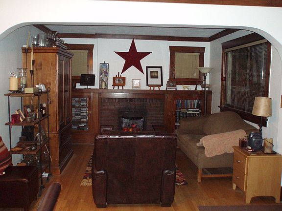Living room with original Craftsman-Style built-ins and trim