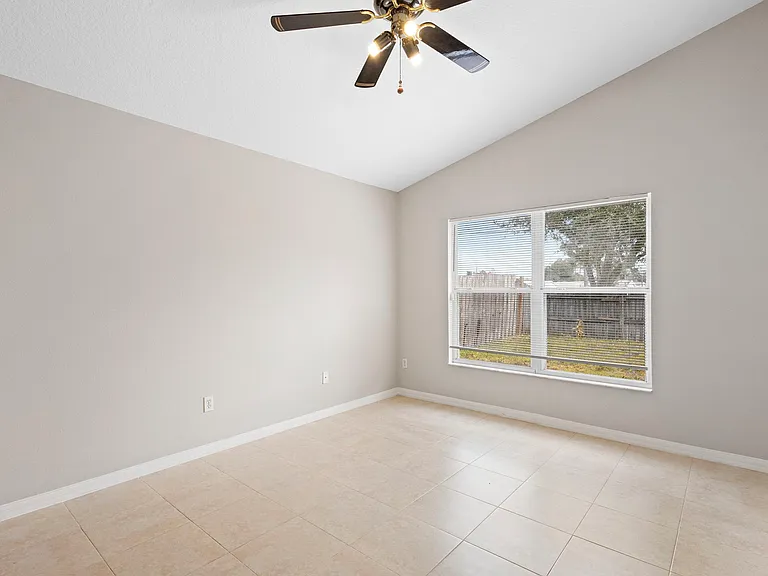 1911 Colonial Woods Blvd — Photo 17