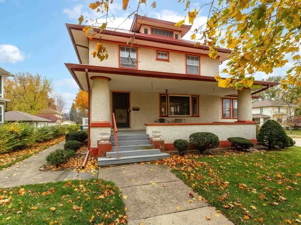 825 7th St, De Witt, IA 52742