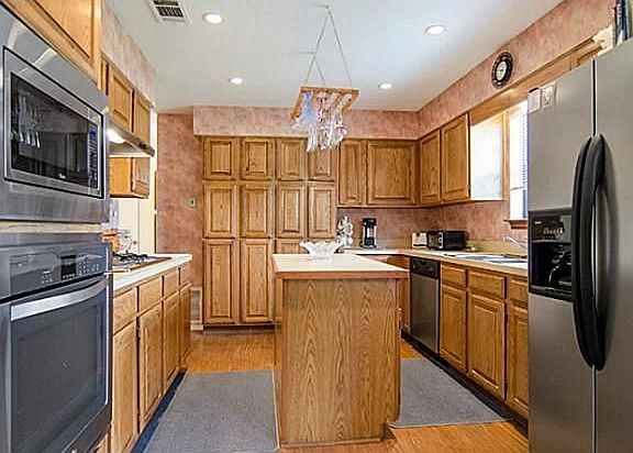 3rd image of 6106 Cypress Point Dr