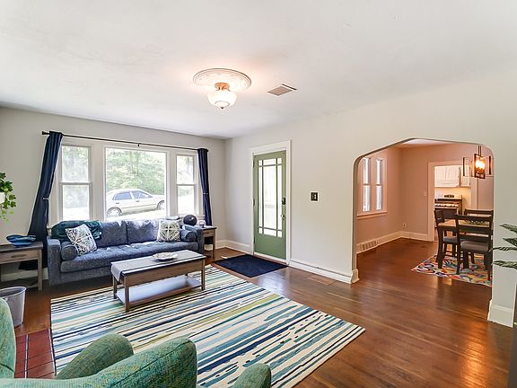 5th image of 102 Glenmary Ave