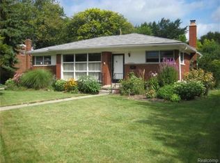 16968 Madoline St, Beverly Hills, MI 48025