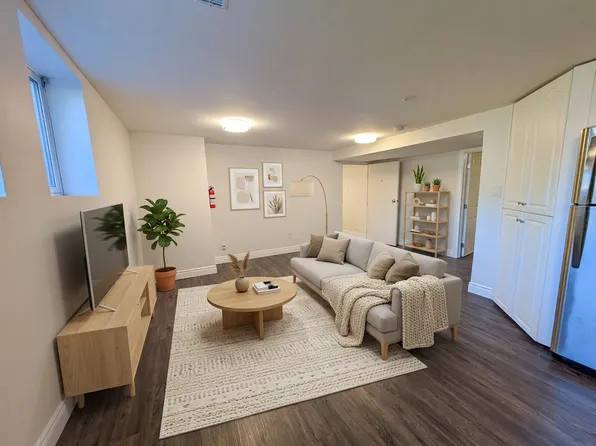 22 Oswald Ave #2, Saint Catharines, ON L2M 2Y8